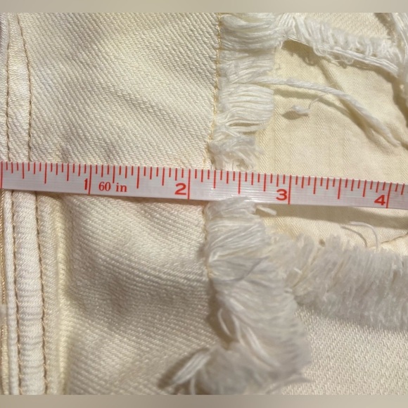We The Free Distressed Denim Cutoff Shorts, Off White/Ivory, Size 31 - Picture 9 of 9